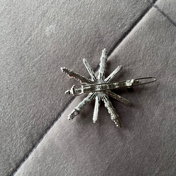 Set of Two Hair Barrettes - Picture 2 of 4